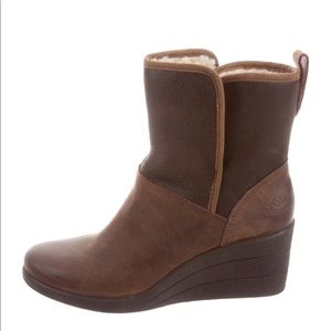 UGG wedge boot brown size 8